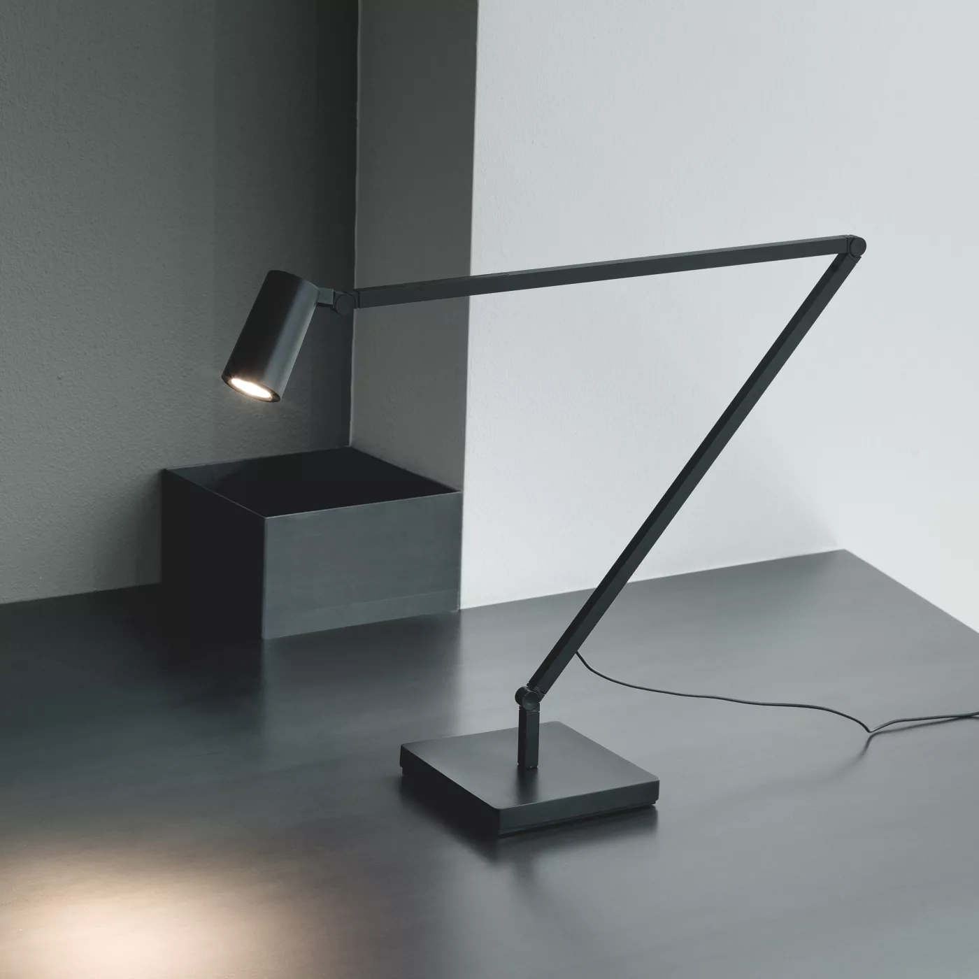 Nemo Untitled – Lámpara de sobremesa led — imagen 4