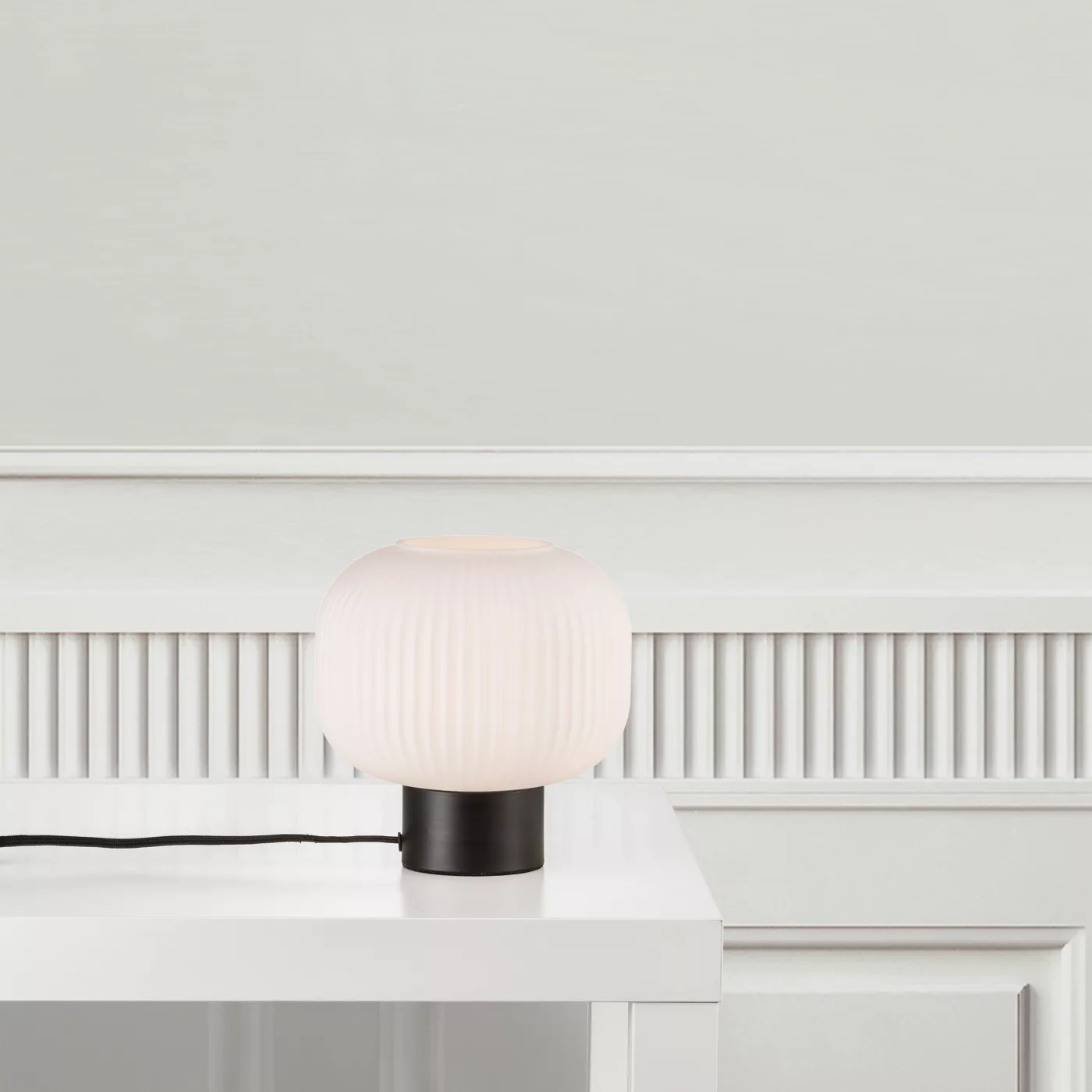 Nordlux Milford, negro/vidrio opalino – Lámpara de sobremesa — imagen 5