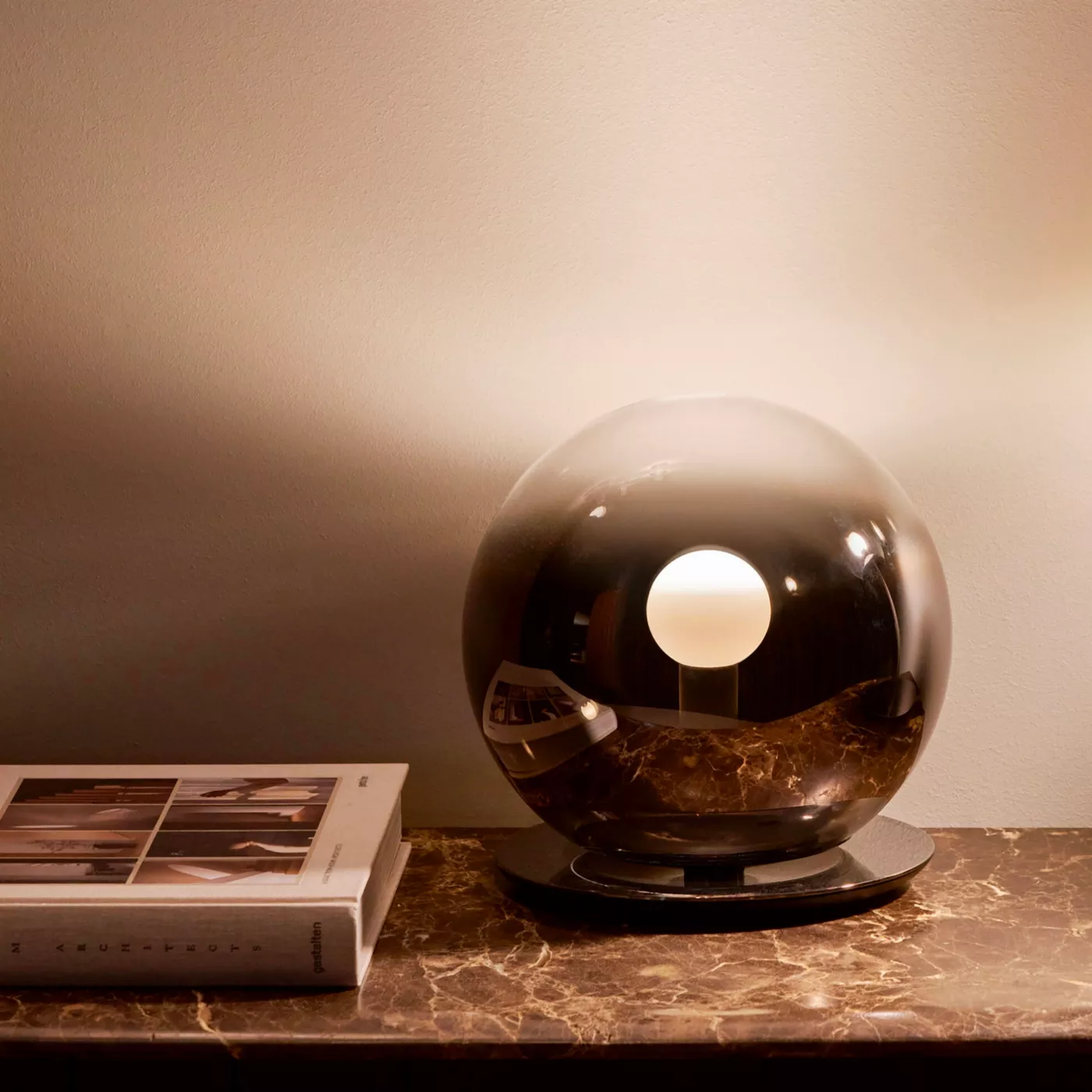 Occhio Luna Basso – Lámpara de sobremesa led — imagen 3