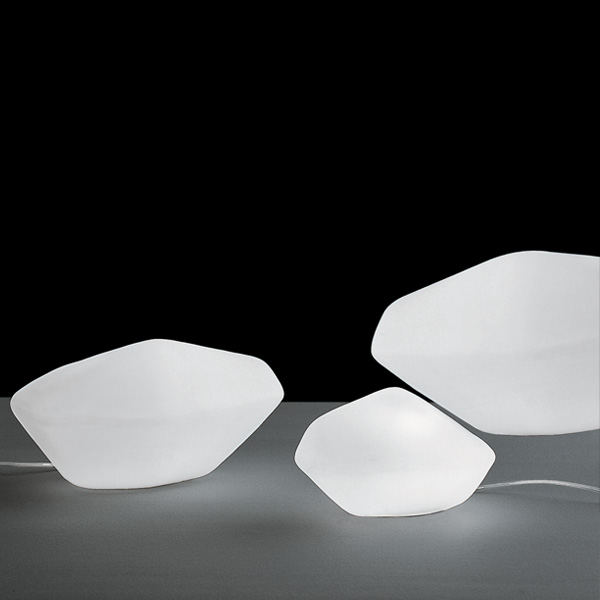 Oluce Stone of Glass 203 sobremesa