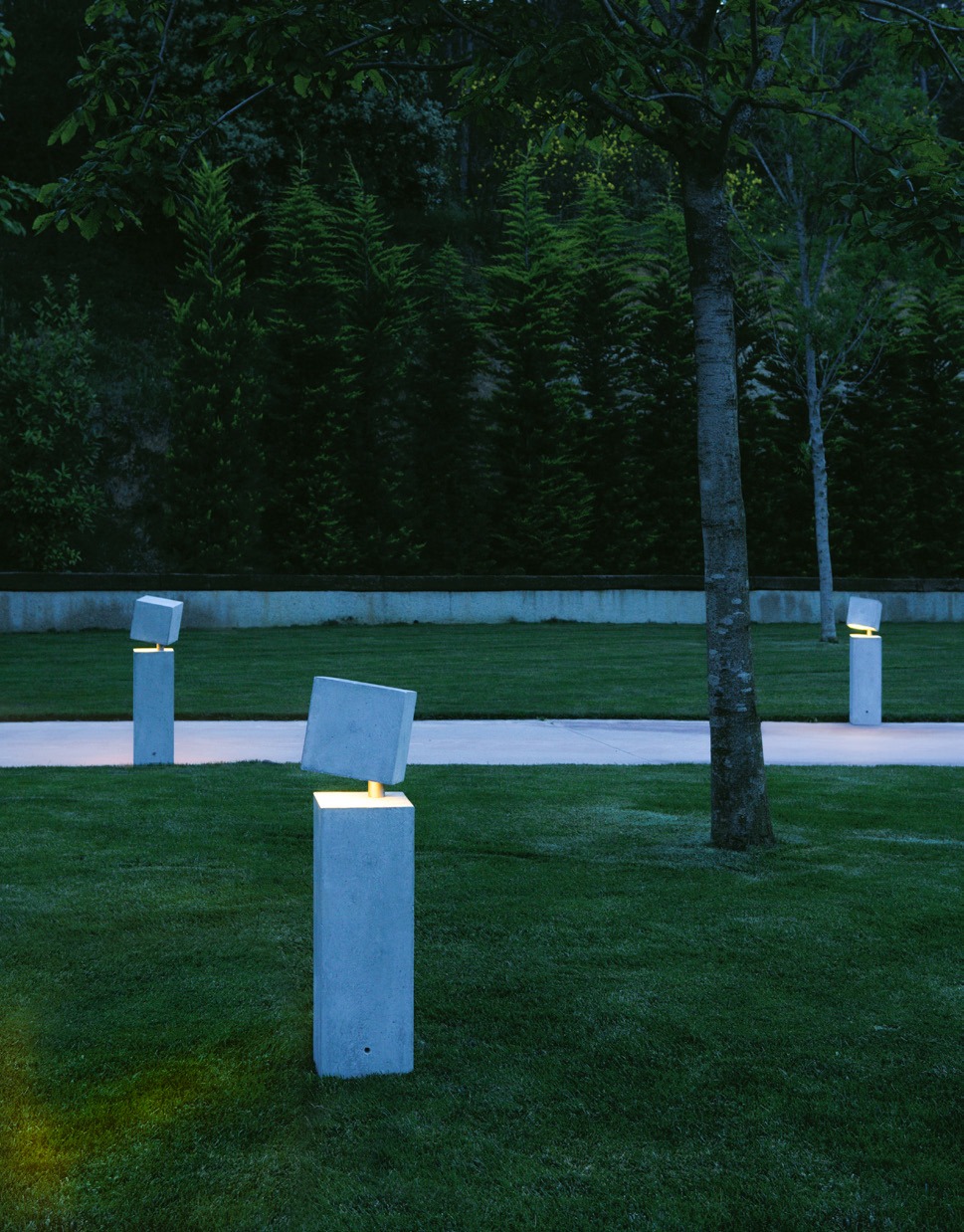 Vibia exterior Break 4108 – Lámpara de pie — imagen 6