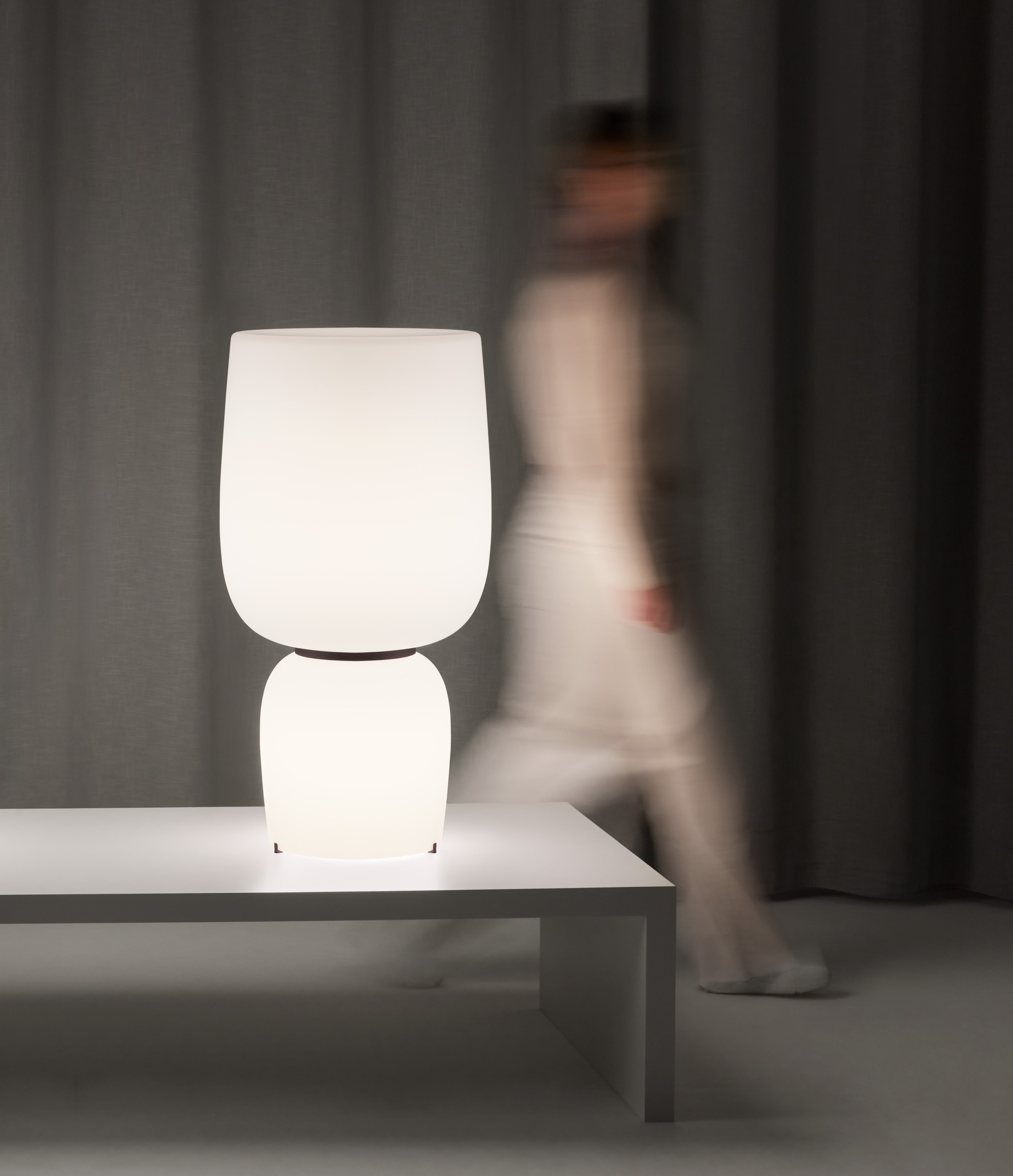 Vibia Ghost – Lámpara de mesa — imagen 2