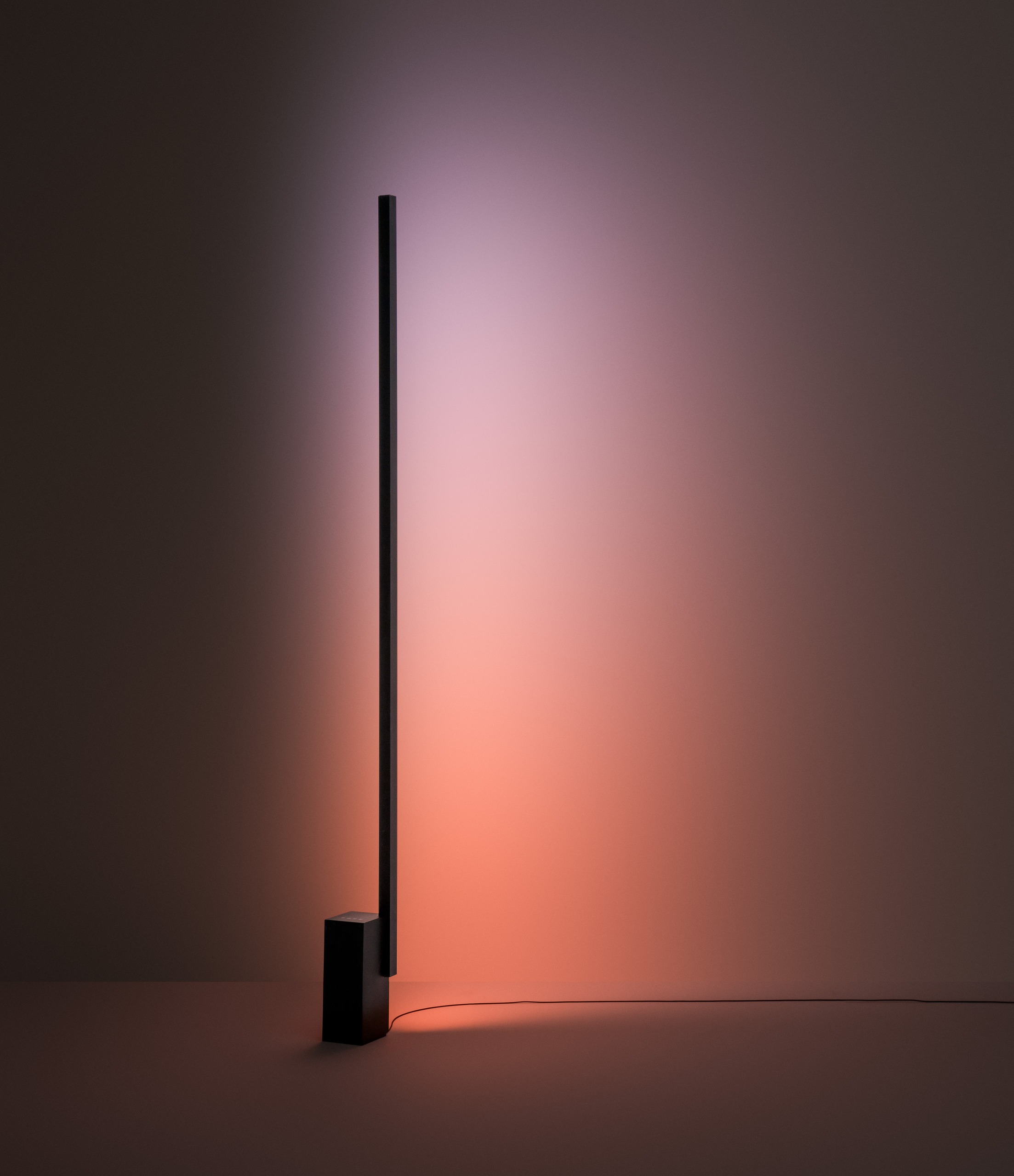 Vibia Offset — pie y sobremesa