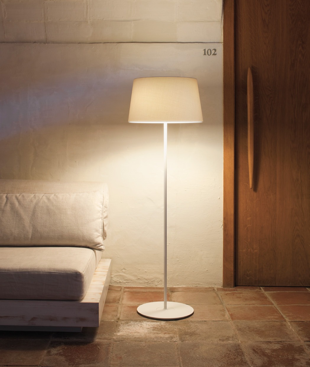Vibia Warm – Lámpara de pie — imagen 4