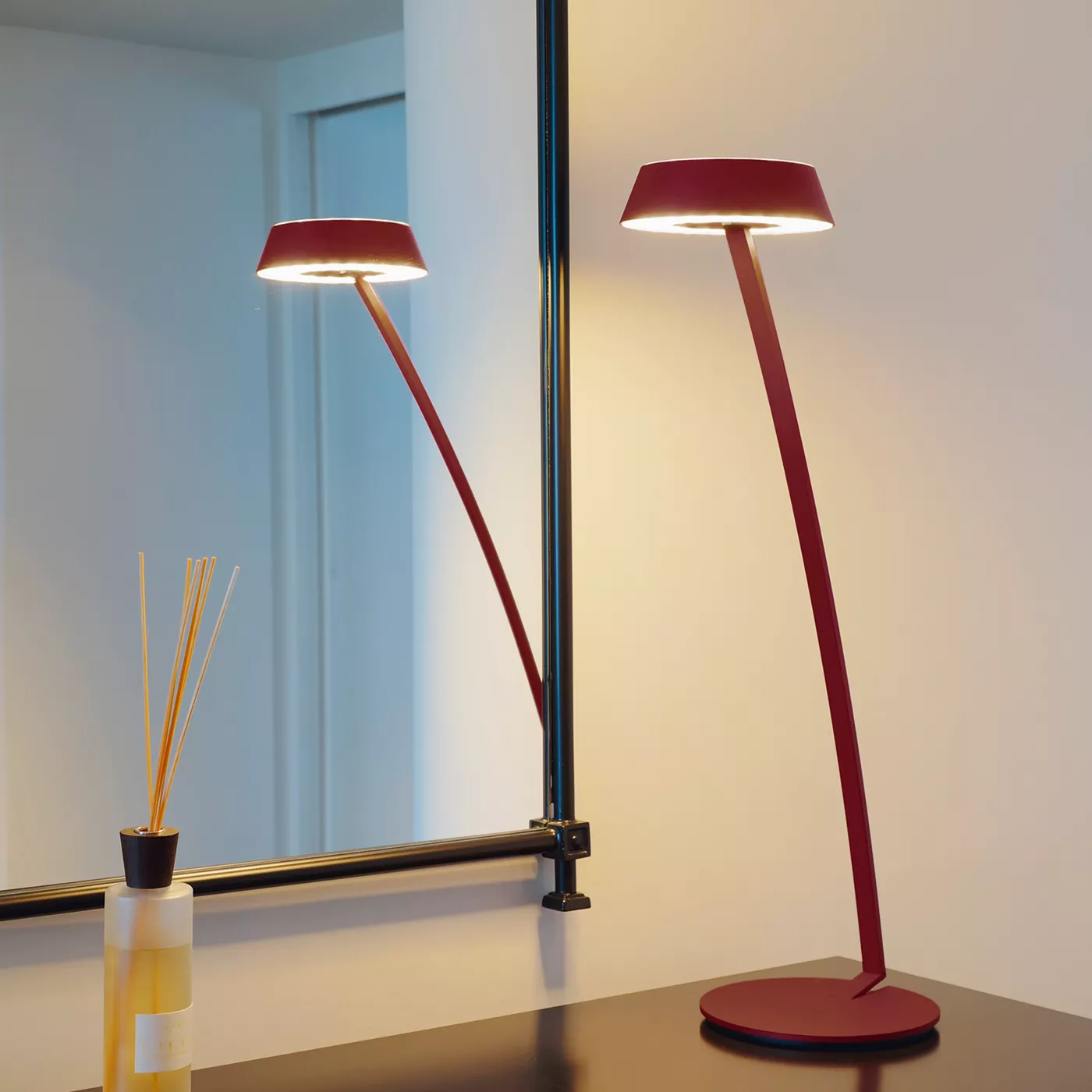 Oligo Glance, curvo – Lámpara de sobremesa led — imagen 4