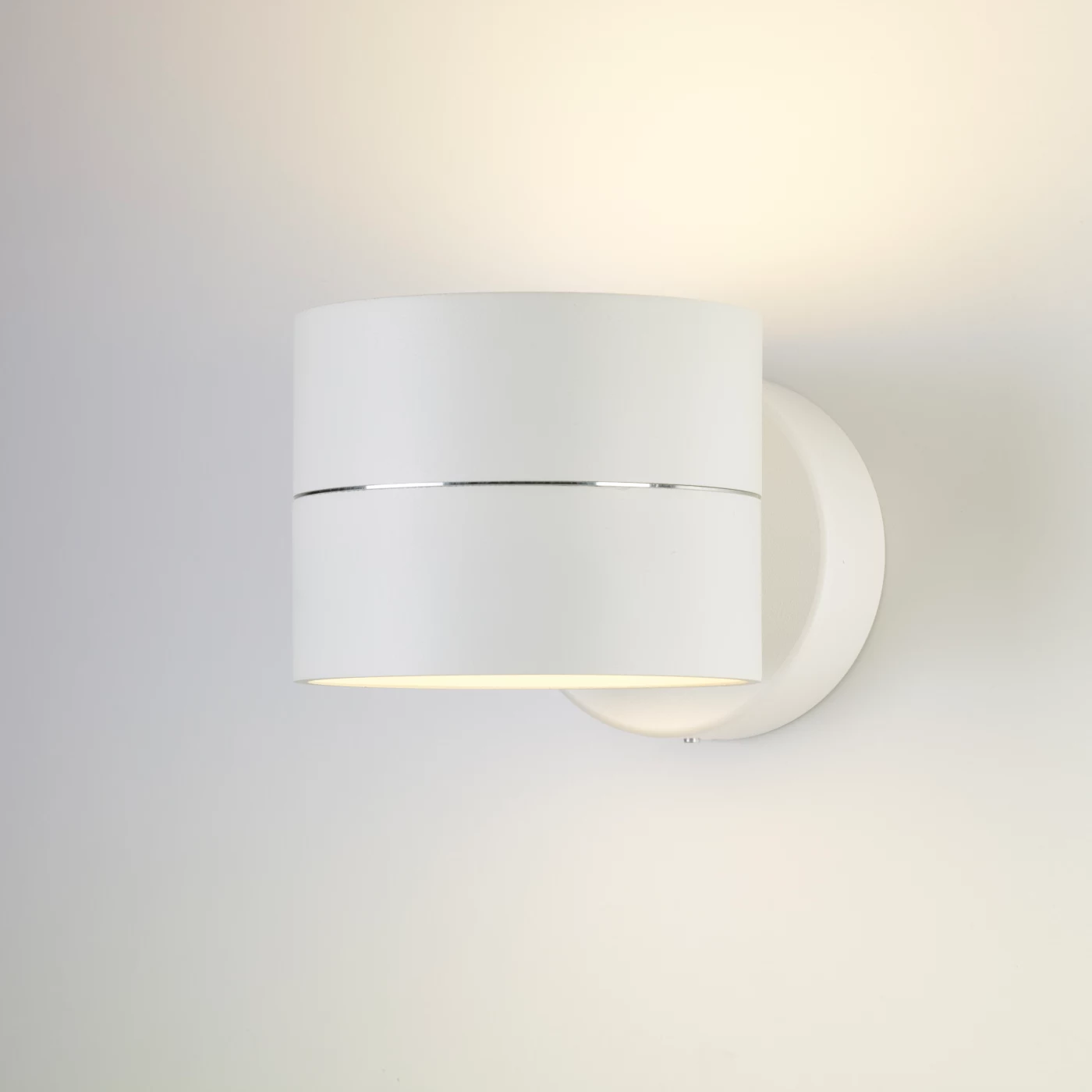 Oligo Tudor, negro mate/pan de oro – Lámpara de pared led — imagen 7