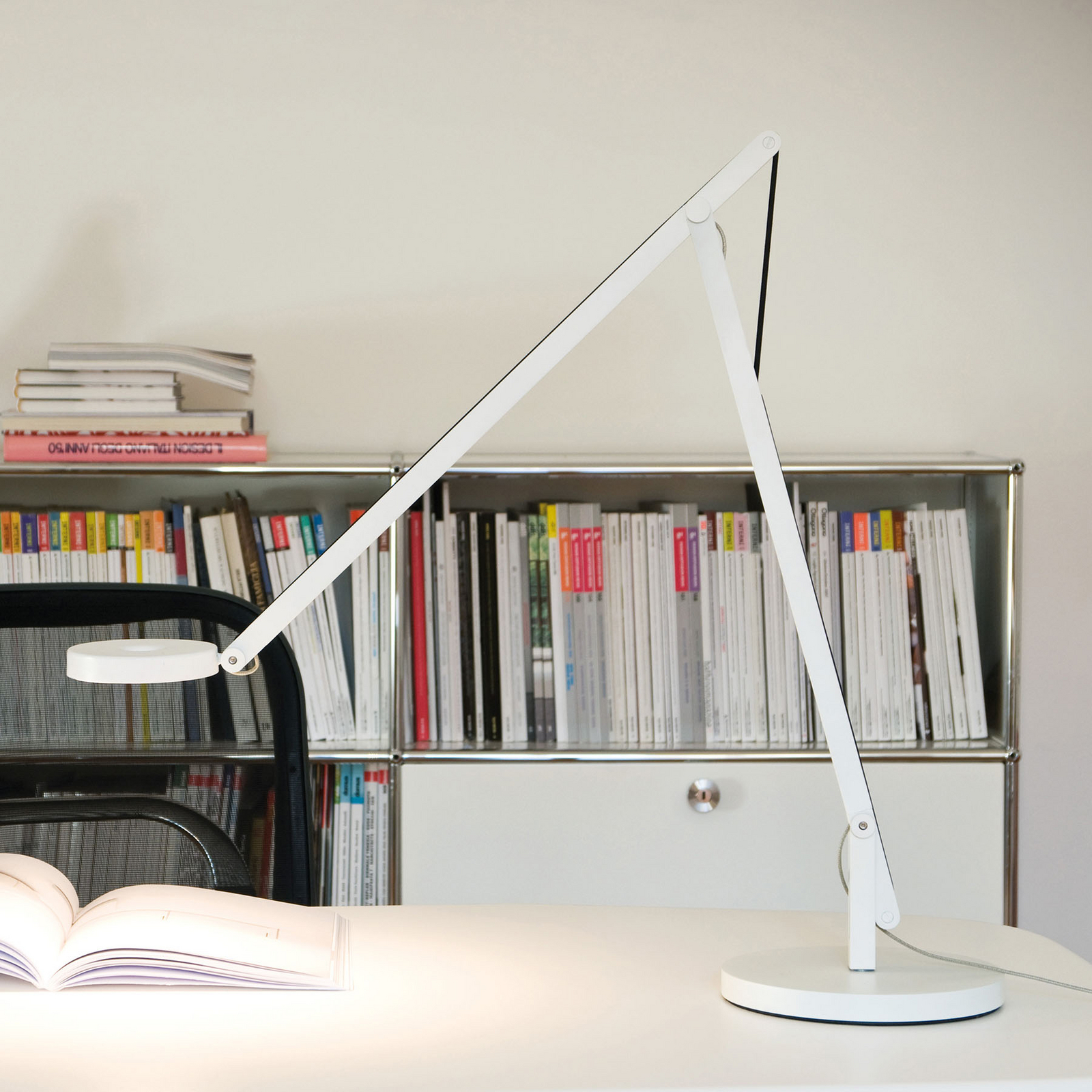 Lámpara de mesa LED Rotaliana String T1 DTW atenuable con función Dim-to-warm