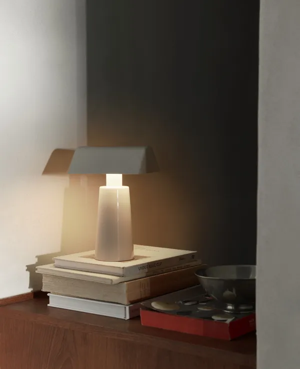 &Tradition Caret MF1 Portátil Gris Seda – Lámpara de mesa — imagen 7