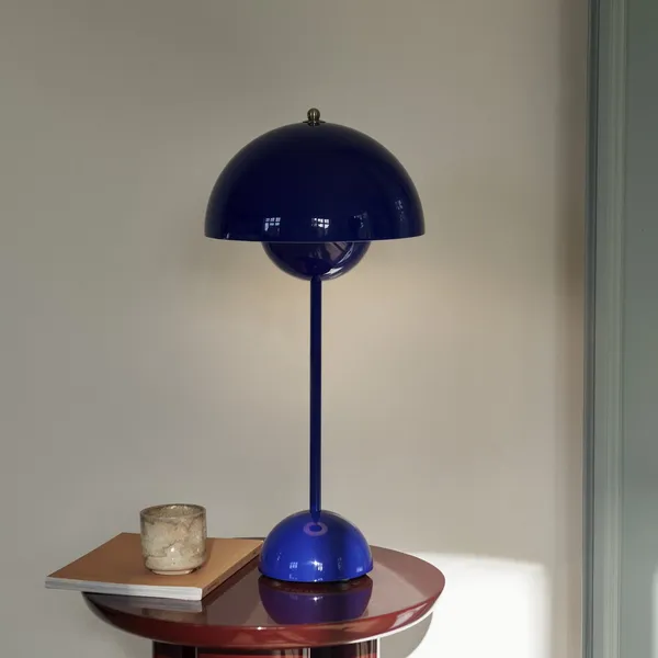 &Tradition Flowerpot VP3 Cobalt Azul – Lámpara de mesa — imagen 5