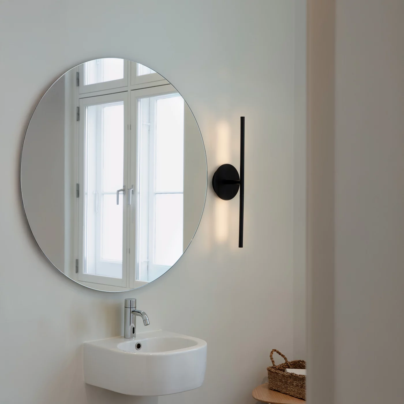 Umage Omni, negro - 54 cm – Lámpara de pared led — imagen 4