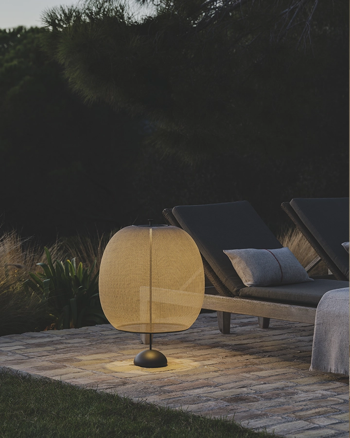 Vibia Closer — pie y sobremesa — imagen 2