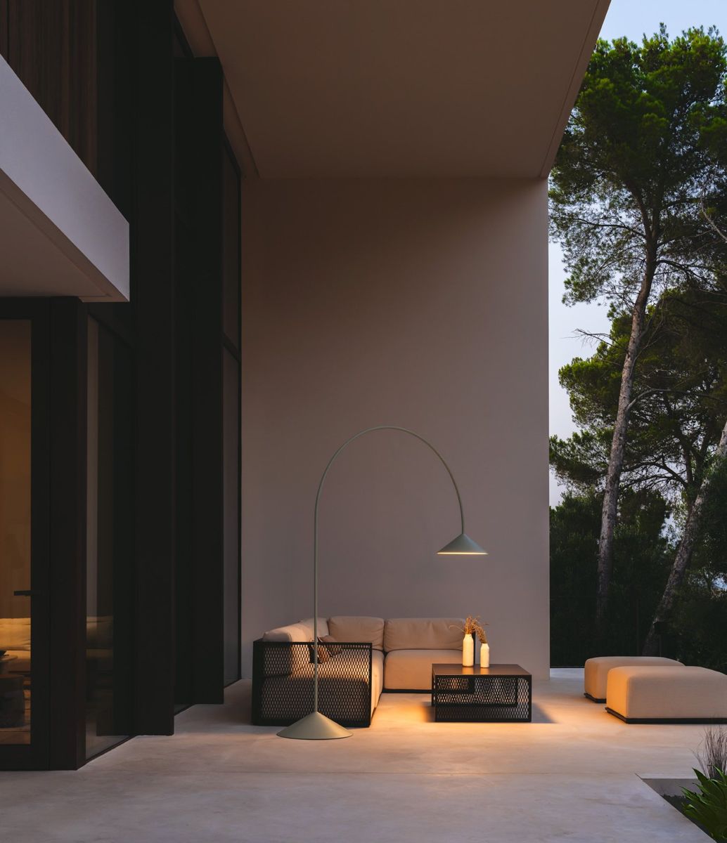 Vibia Out — pie y sobremesa — imagen 2