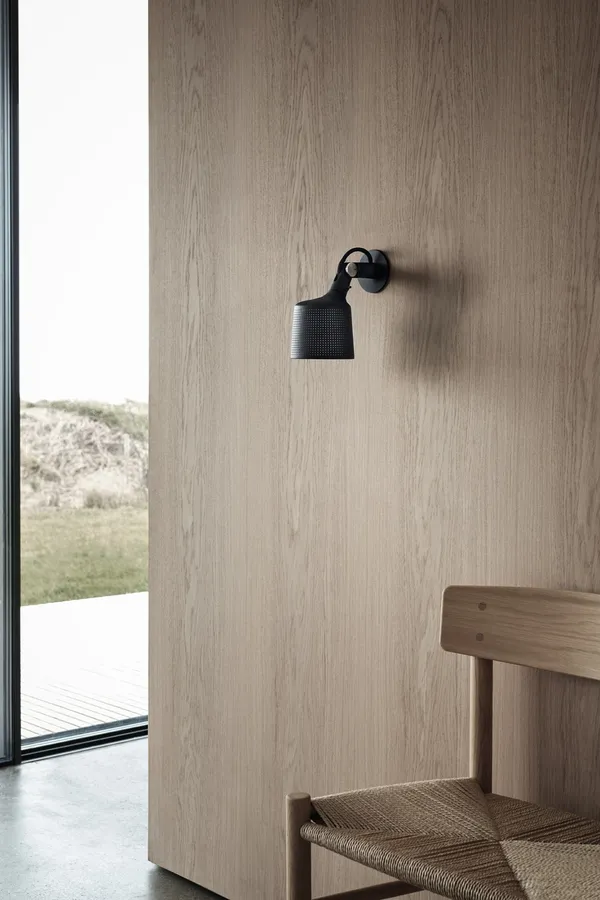 Vipp 524 Negra Pequeña – Lámpara de pared — imagen 4