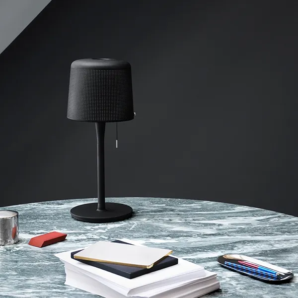 Vipp 530 Gris Claro – Lámpara de mesa — imagen 6