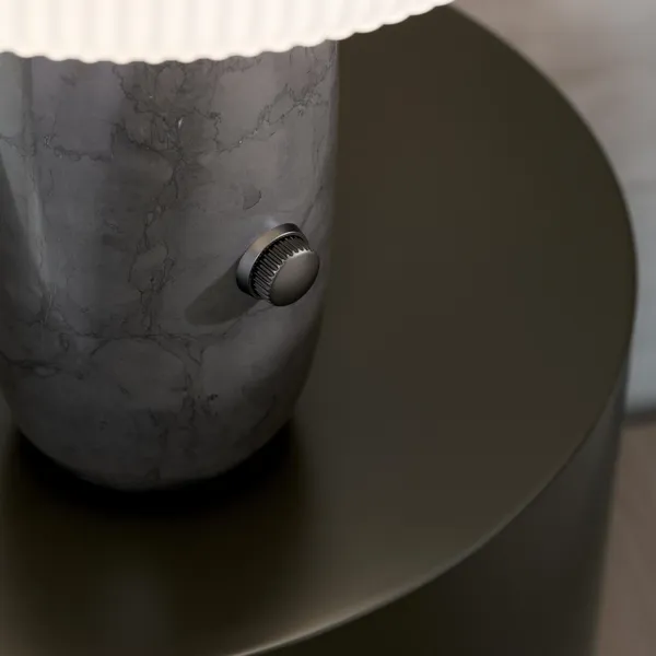 Vipp 591 Escultura Pequeño Gris – Lámpara de mesa — imagen 8