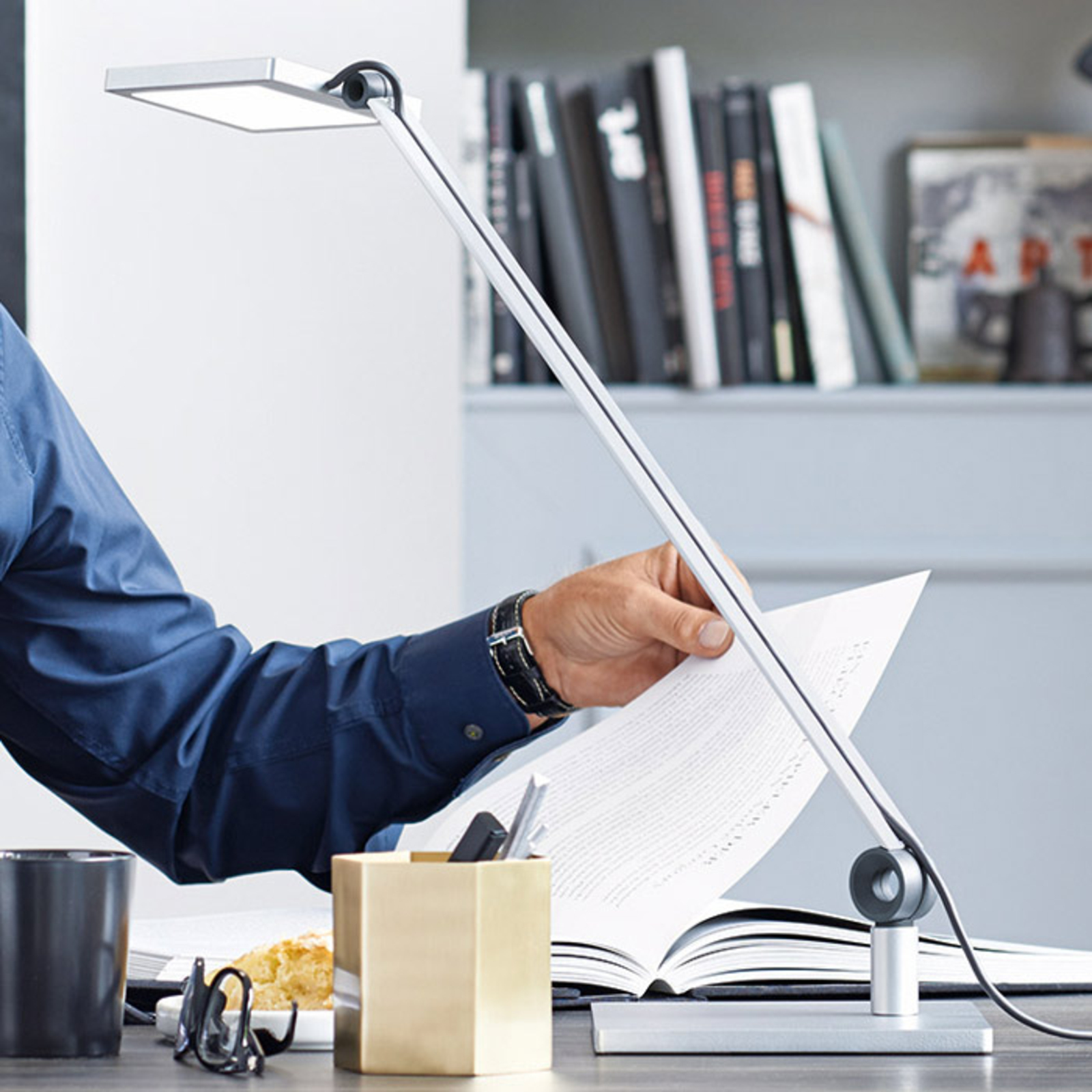 Lámpara de mesa LED PARA.MI MFTL108R angular 1 brazo